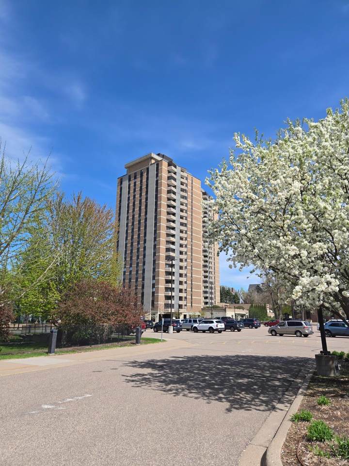 410 Groveland Avenue - Photo 1