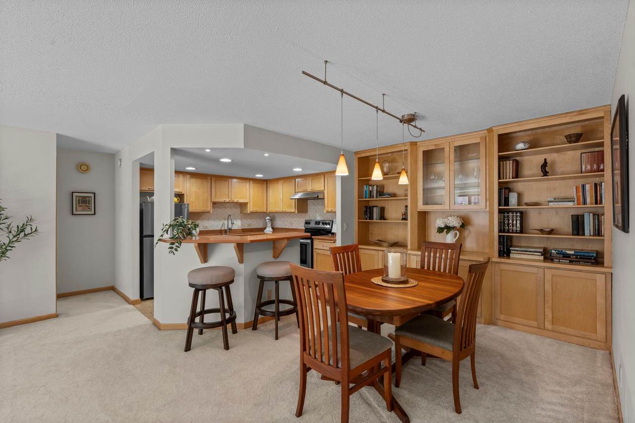 2885 Knox Avenue - Photo 1