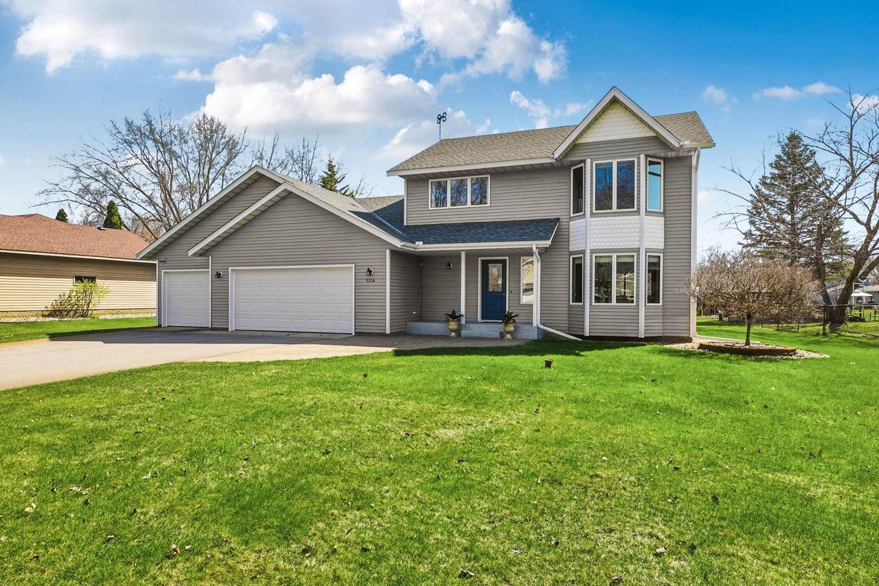 1314 Oakes Drive - Photo 1