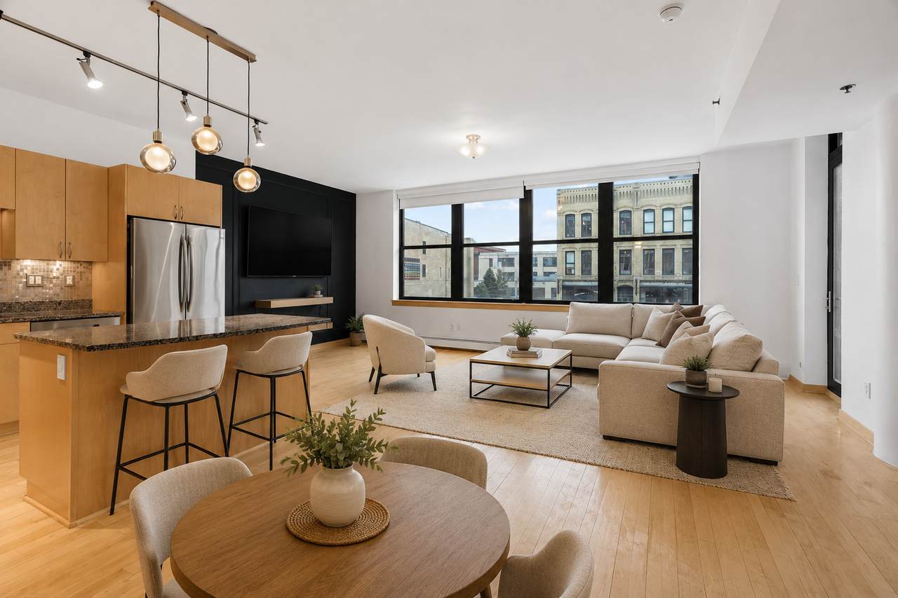 215 10th Avenue - Photo 1