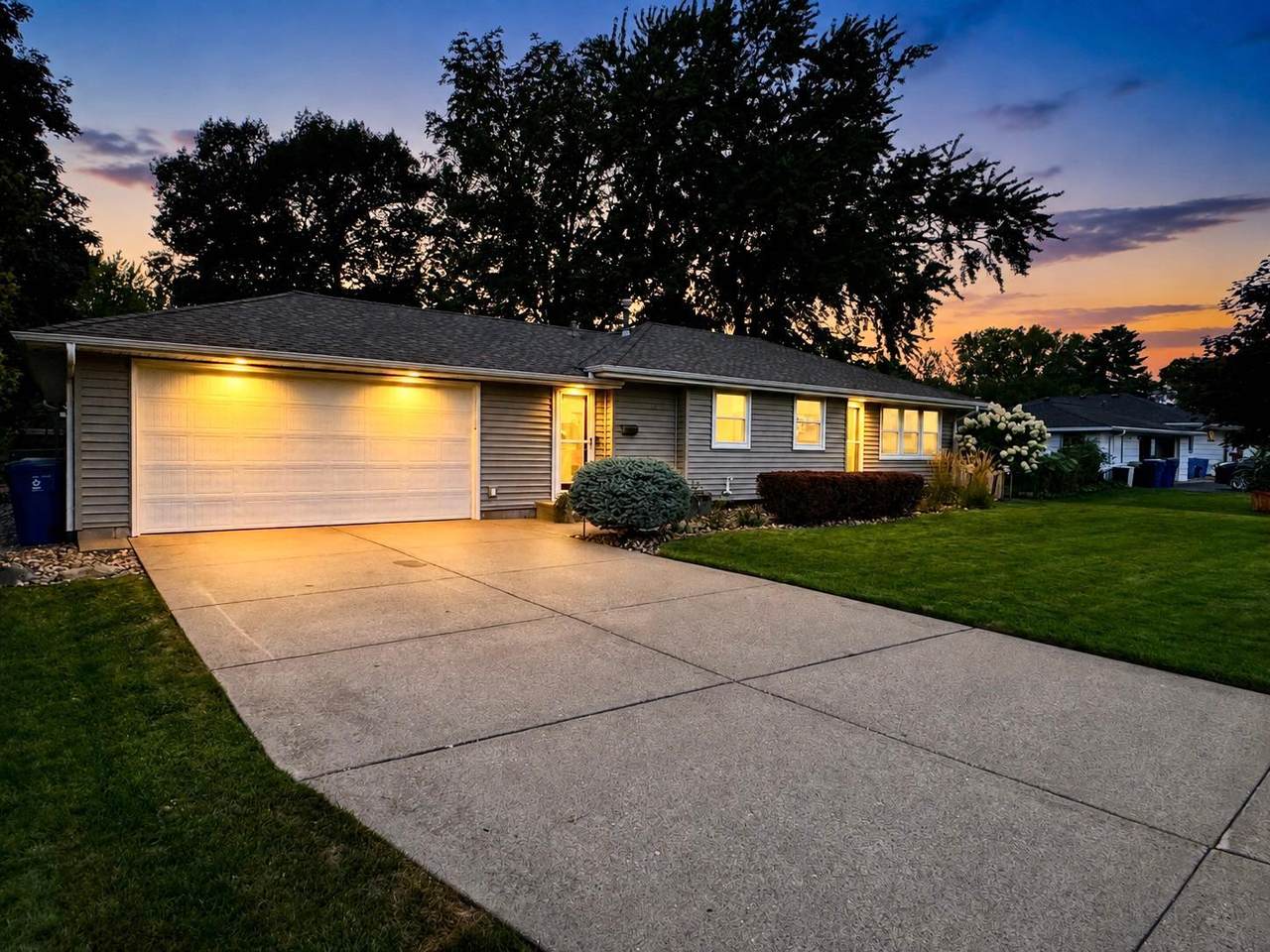 10118 Park Avenue - Photo 1