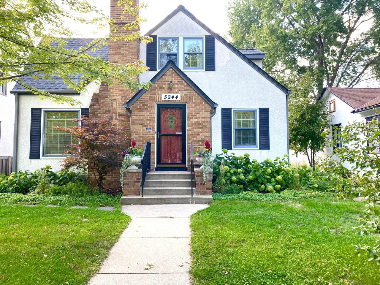 5244 Humboldt Avenue - Photo 1