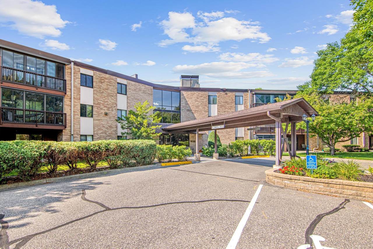 2670 Oxford Street - Photo 1