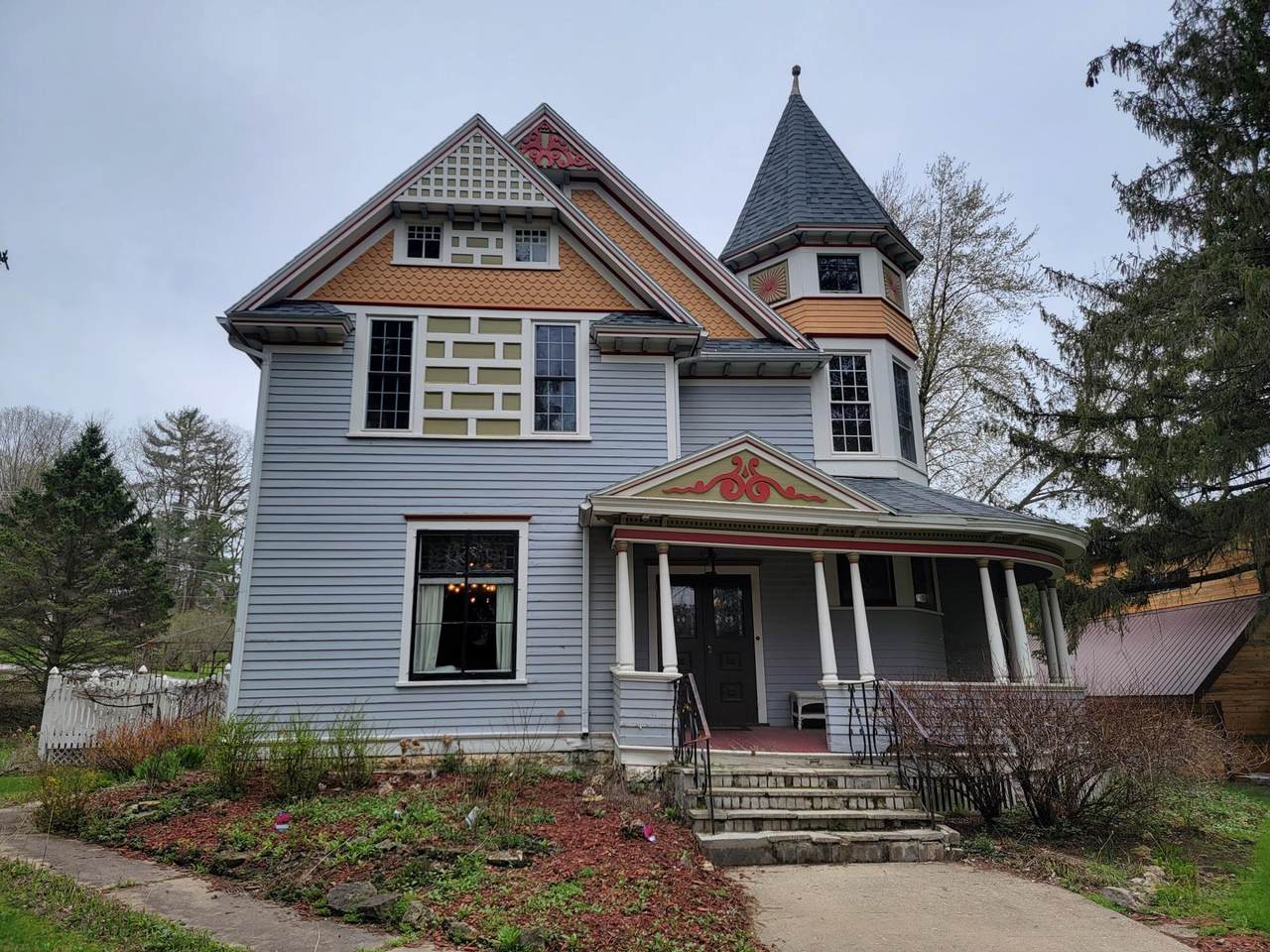 709 Parkway Avenue - Photo 1