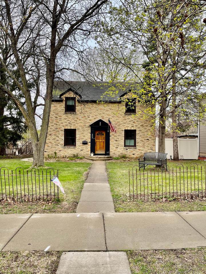 209 Cedar Street - Photo 1