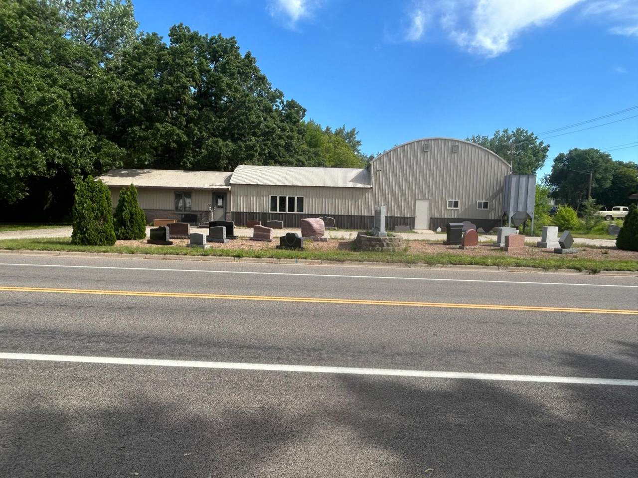 711 Main Street - Photo 1