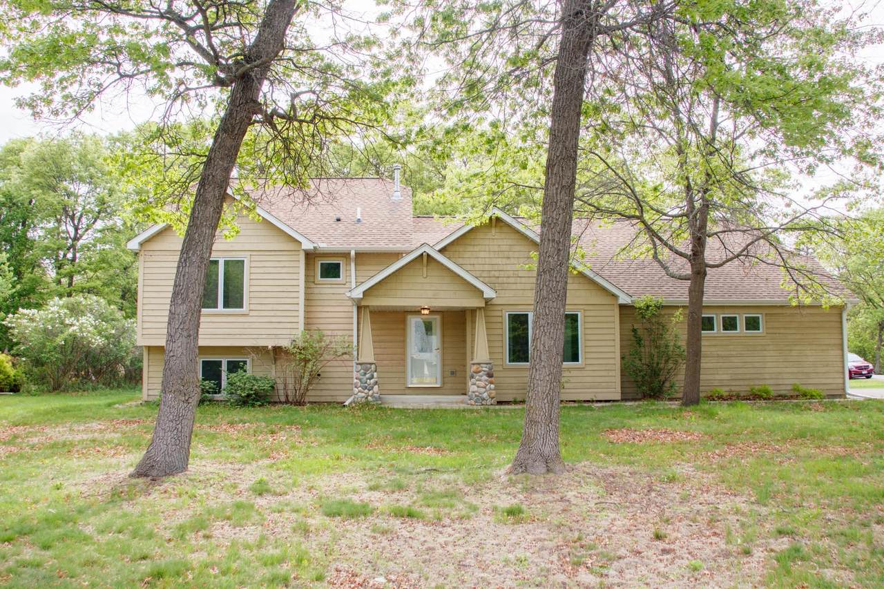 13910 Cherrywood Drive - Photo 1