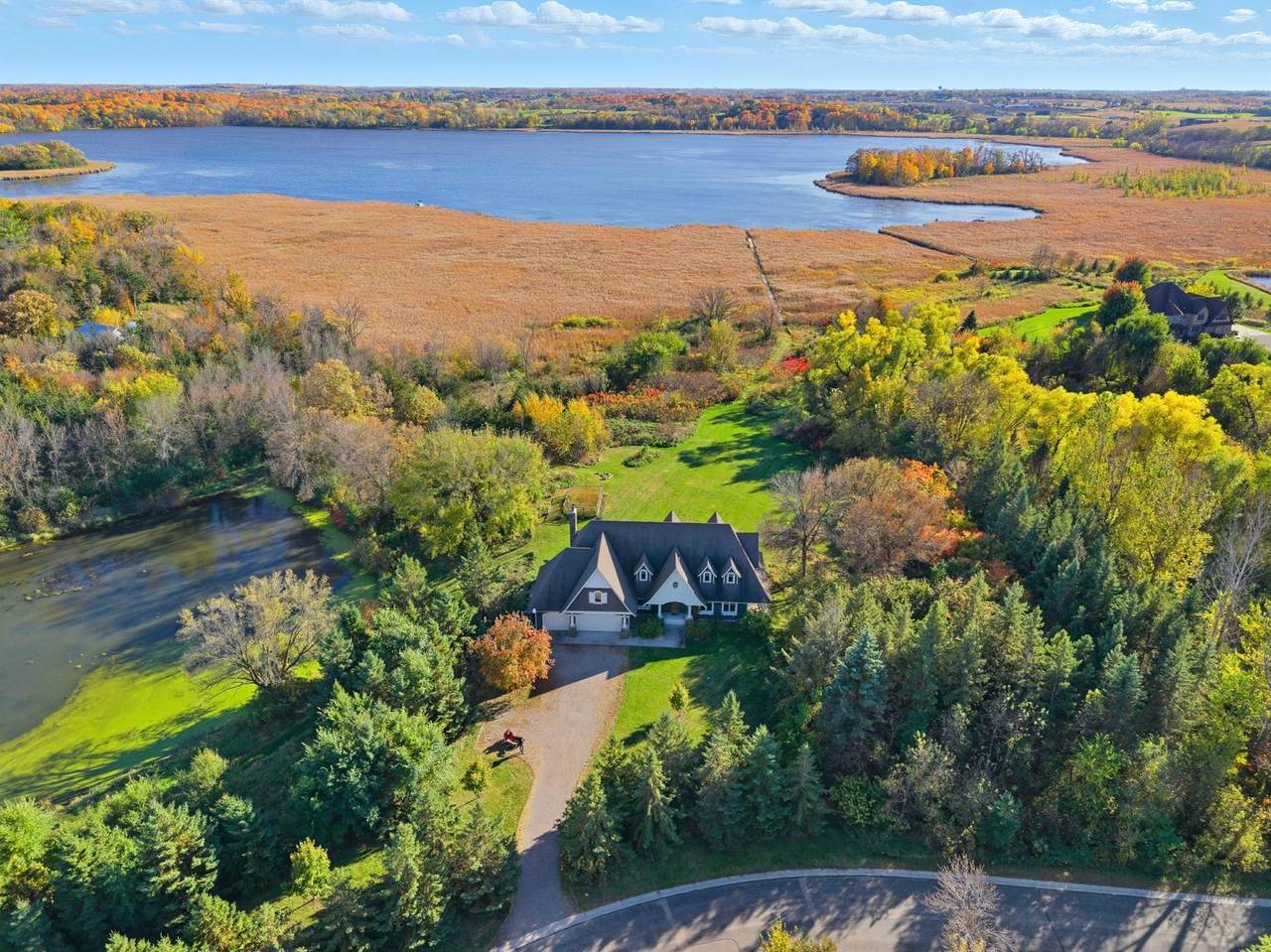 1755 Chateau Way - Photo 1