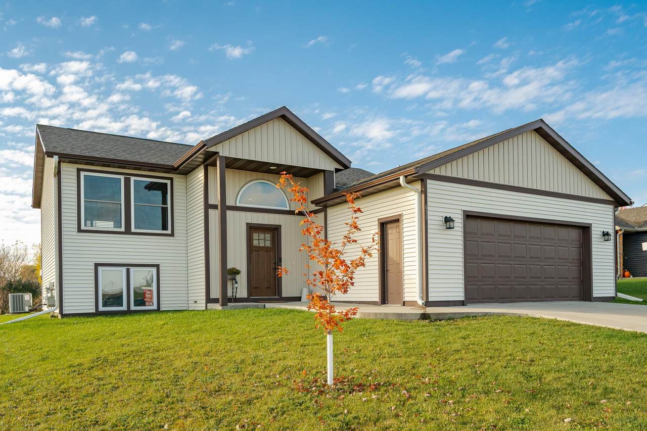 615 7th Avenue - Photo 1