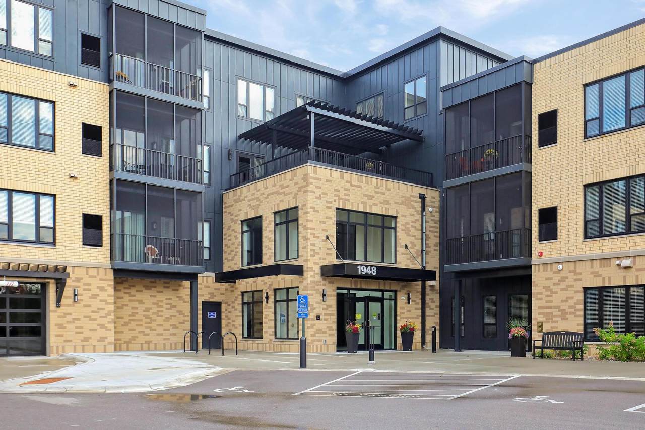 1948 Wayzata Boulevard - Photo 1