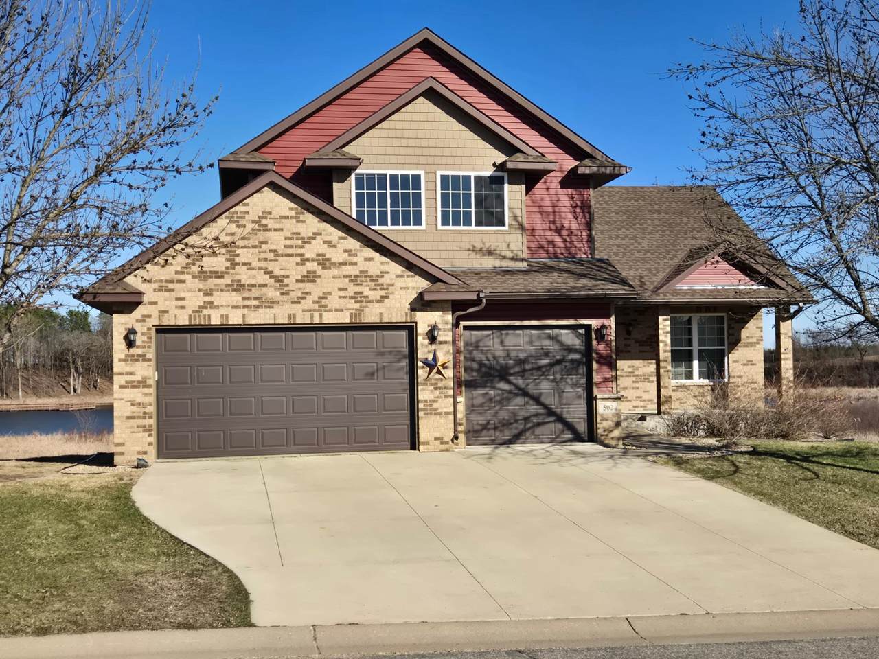 502 Pond View Drive - Photo 1
