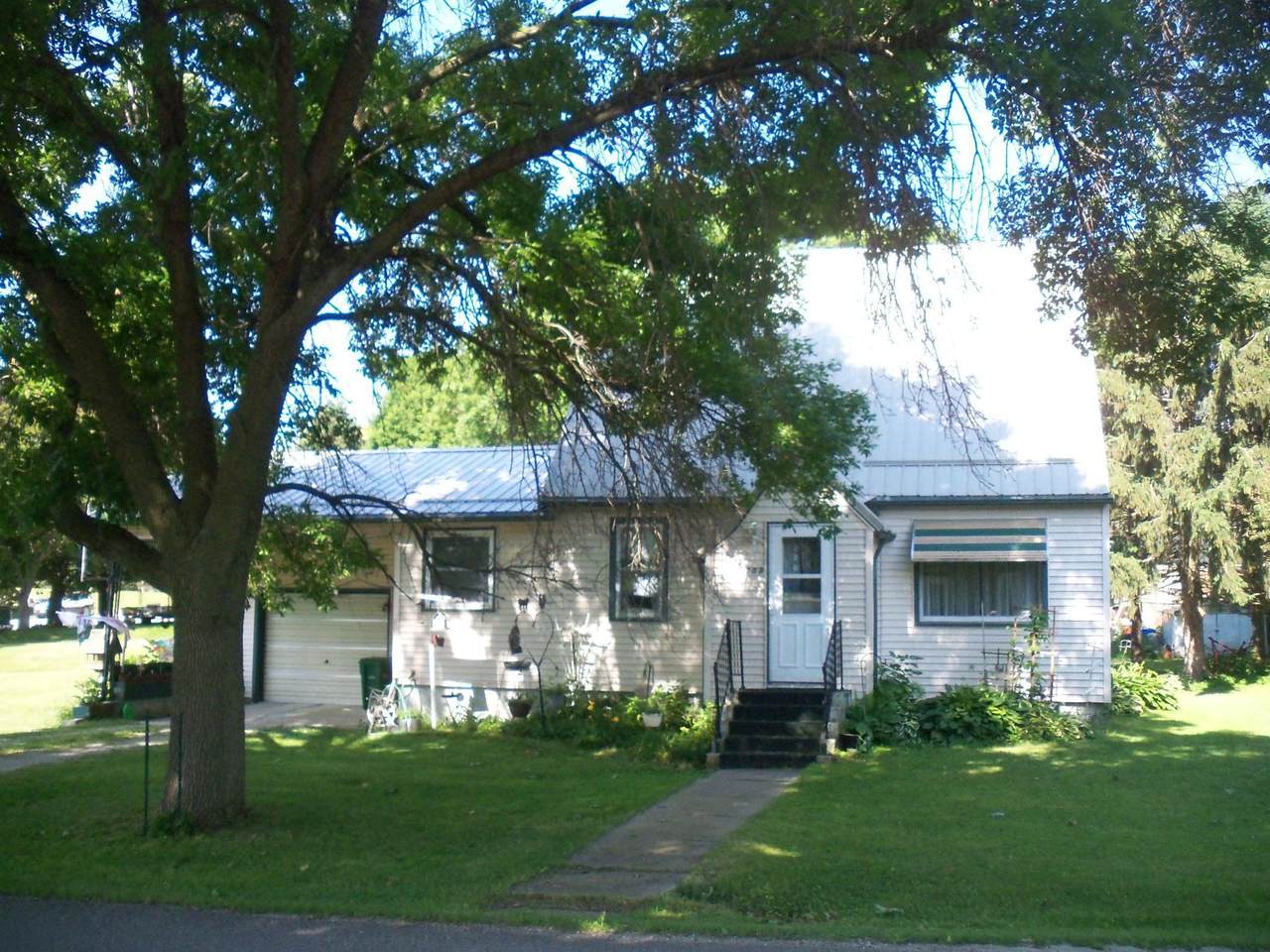 253 Main - Photo 1