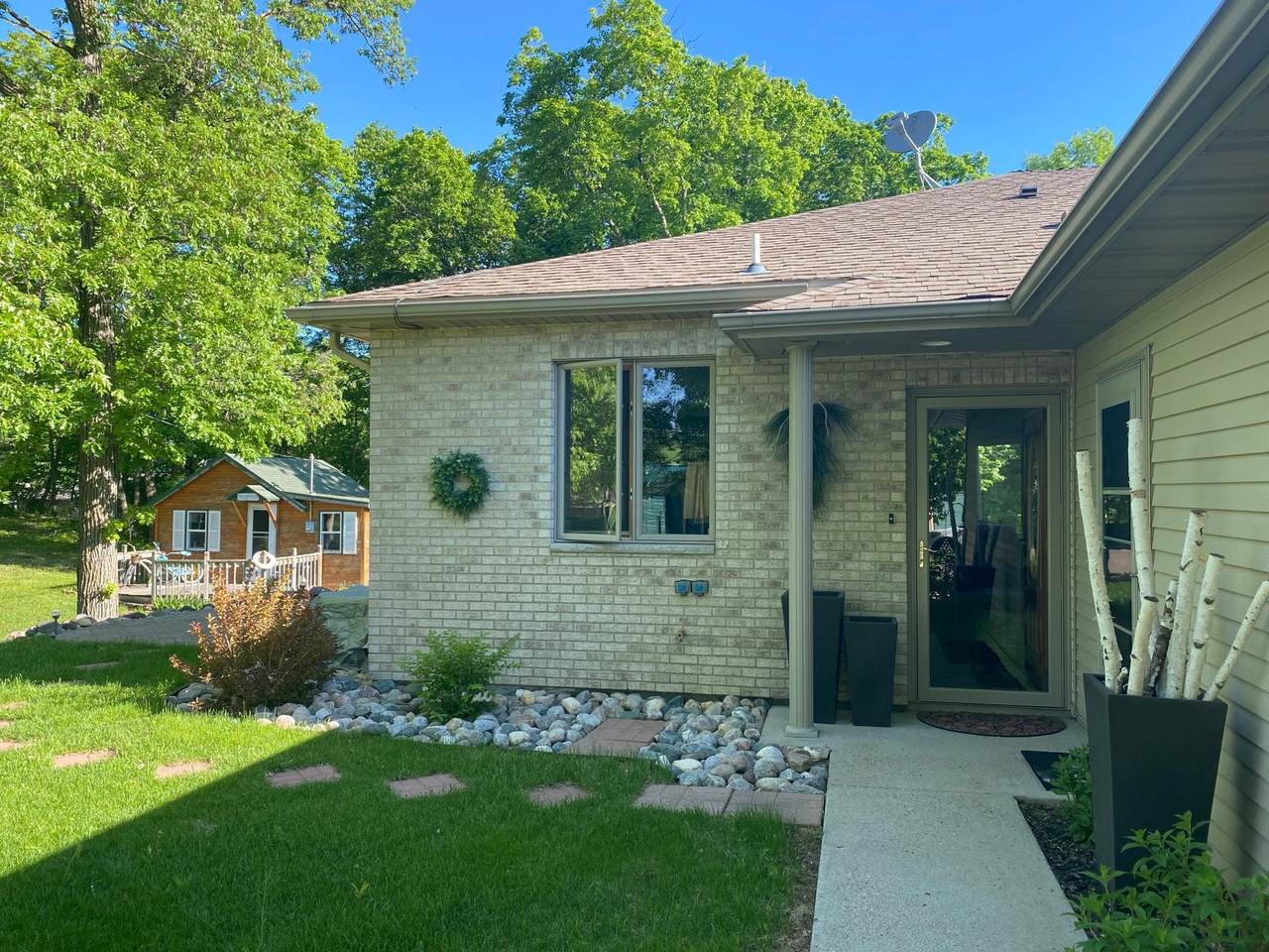 1838 Nodaway Drive - Photo 1