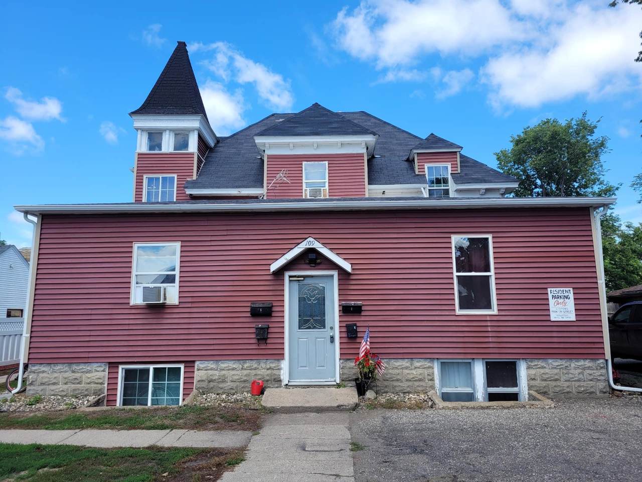 109 3rd Street - Photo 1