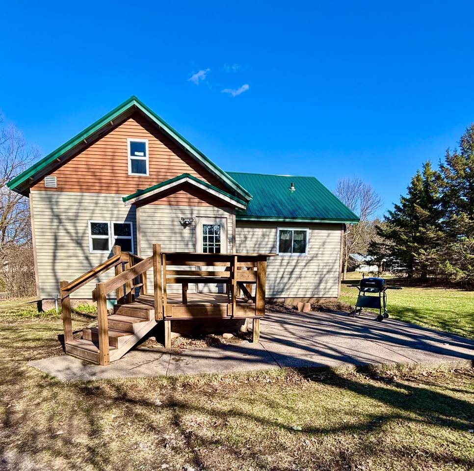 310 Old County Rd W - Photo 1
