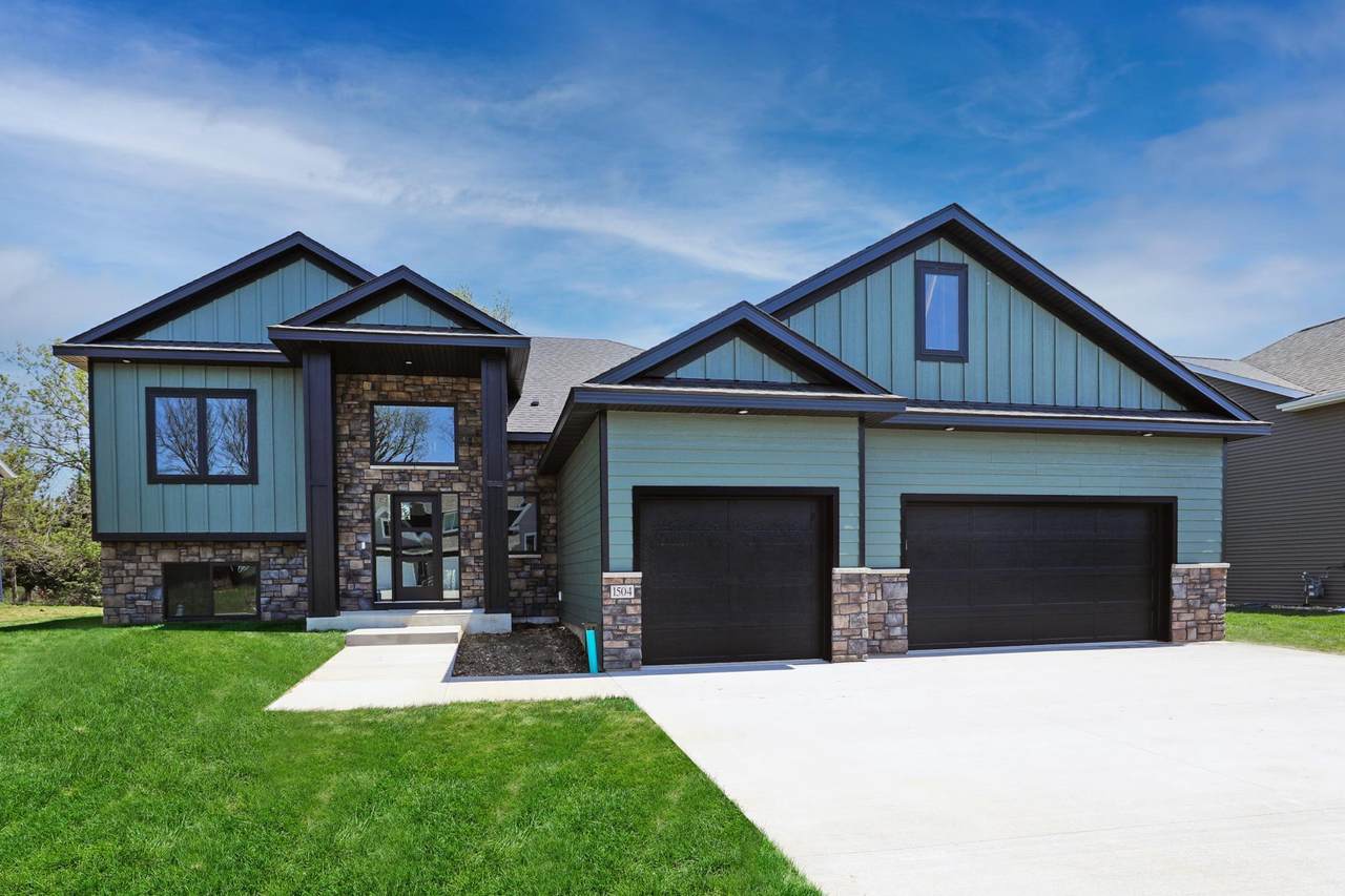 1504 14th Avenue - Photo 1