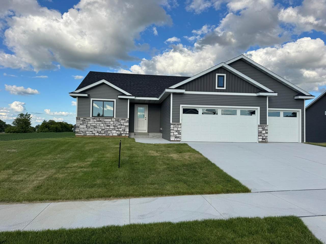 903 7th Avenue - Photo 1