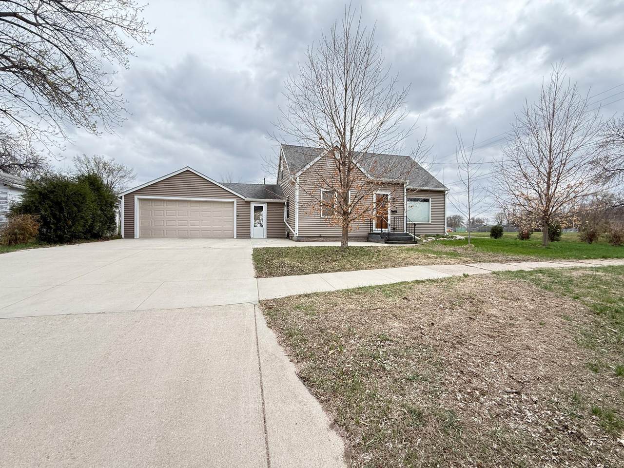 228 Haven Street - Photo 1