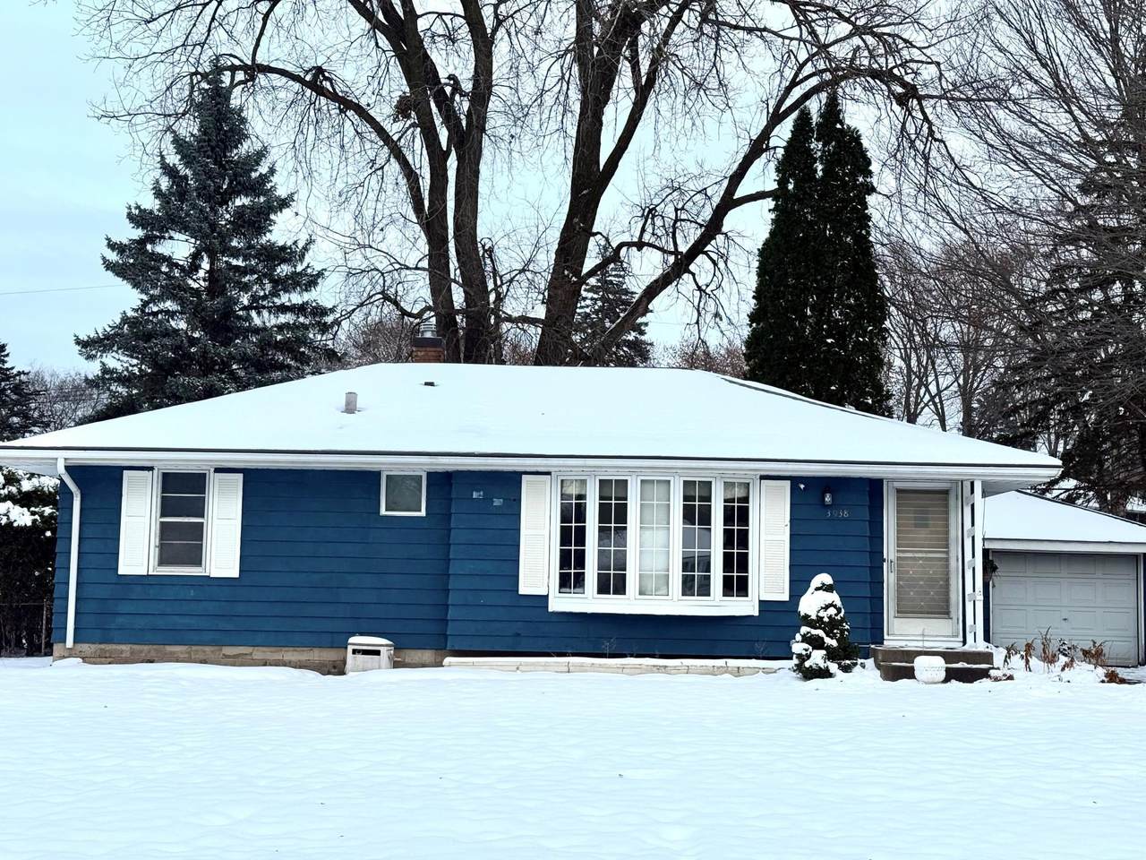 3938 Homewood Avenue - Photo 1