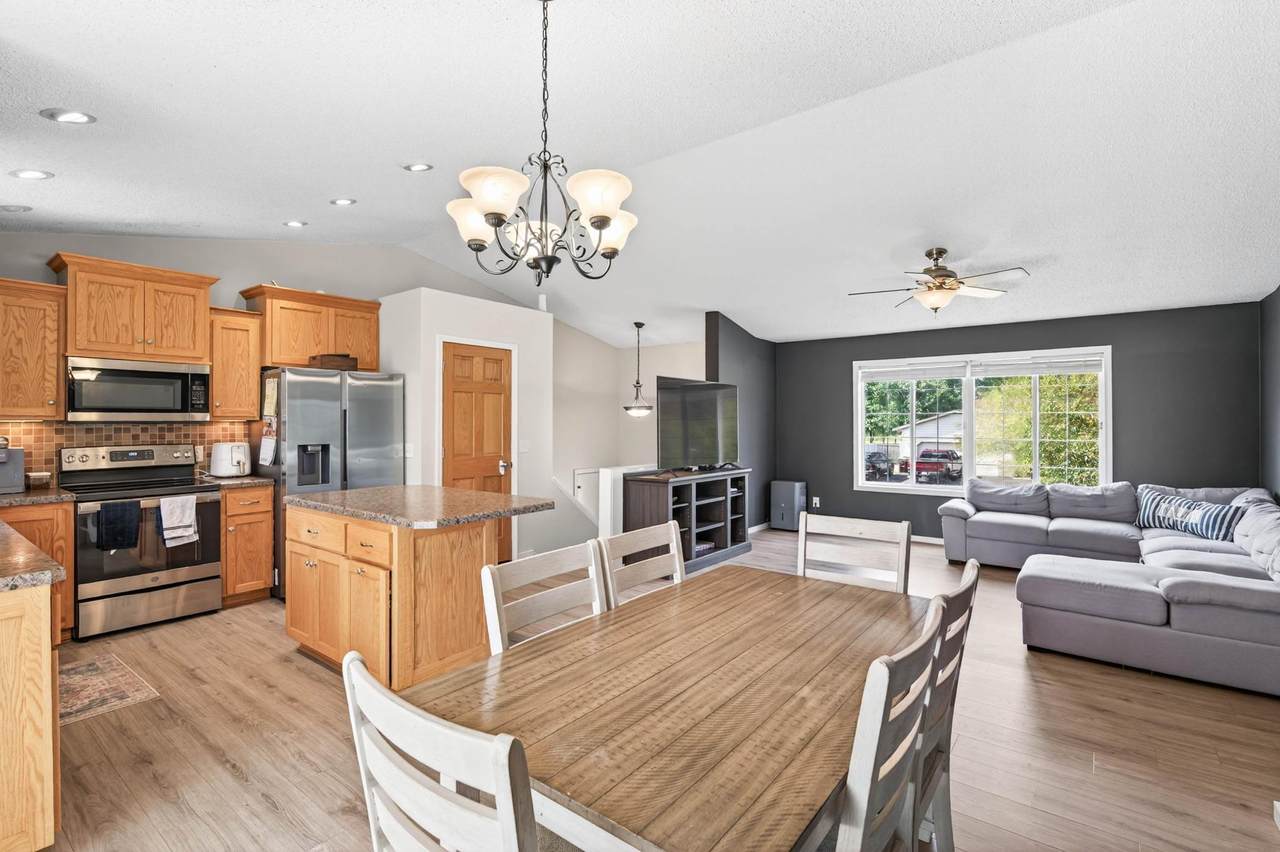 640 Robert Avenue - Photo 1