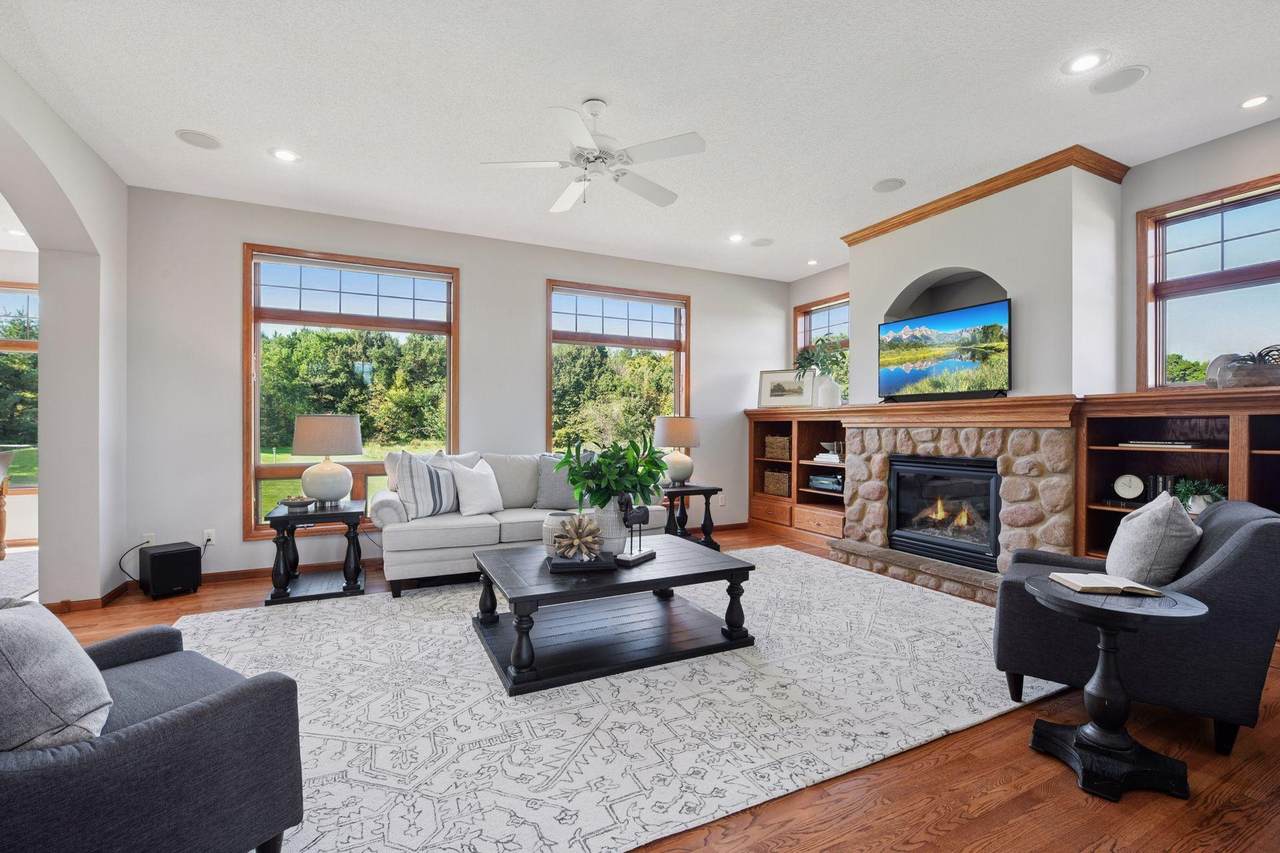 24120 Redwing Avenue - Photo 1