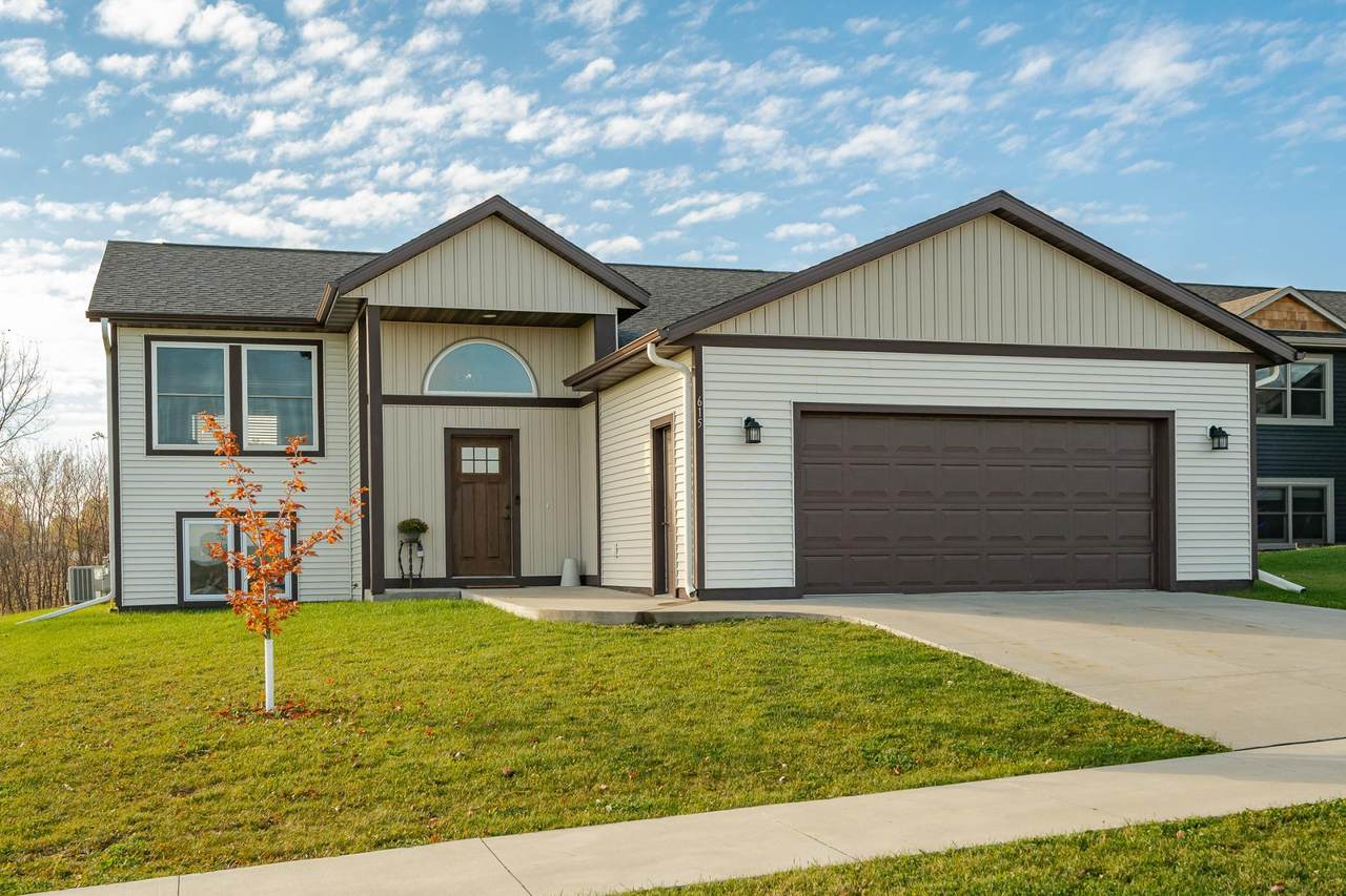 615 7th Avenue - Photo 1