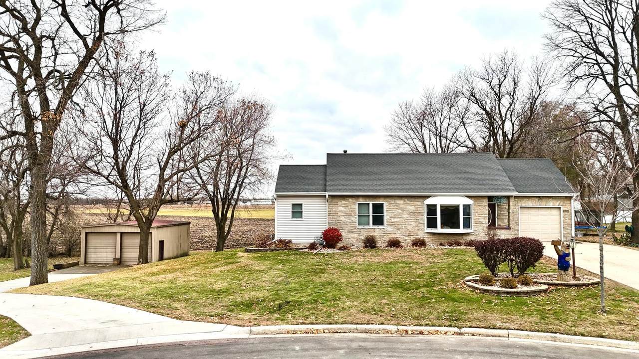 622 Woodcrest Avenue - Photo 1