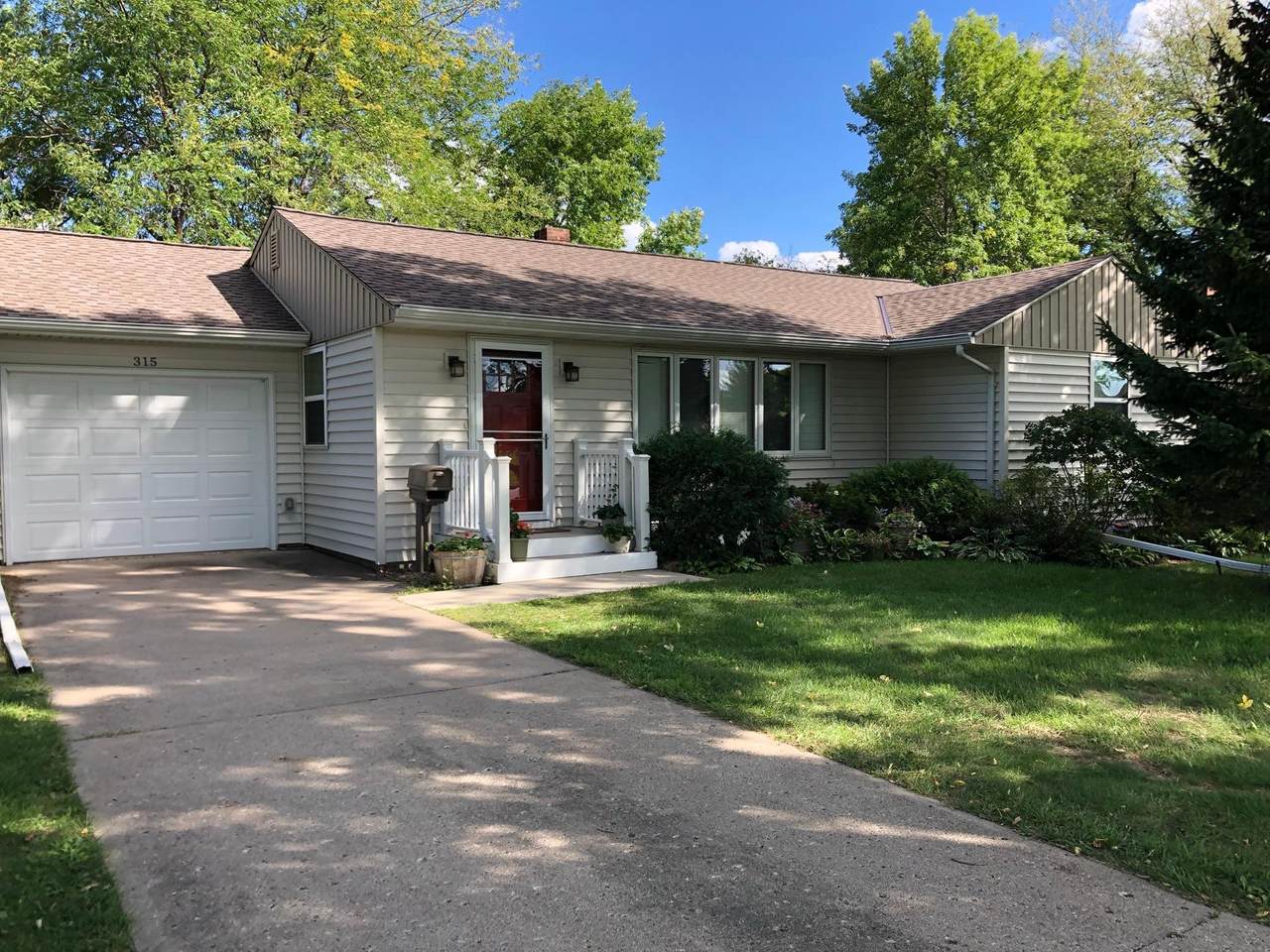 315 Veda Drive - Photo 1
