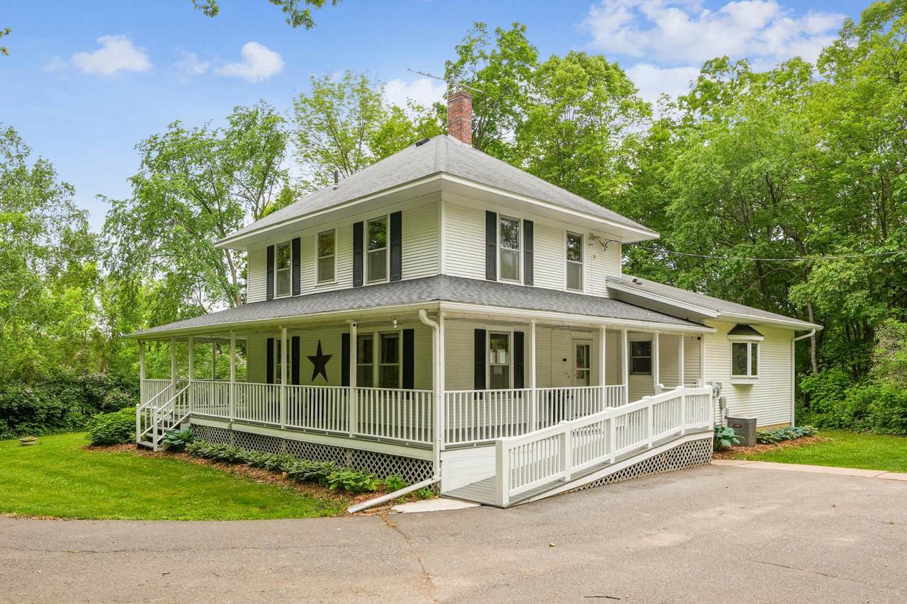 3220 50th Avenue - Photo 1