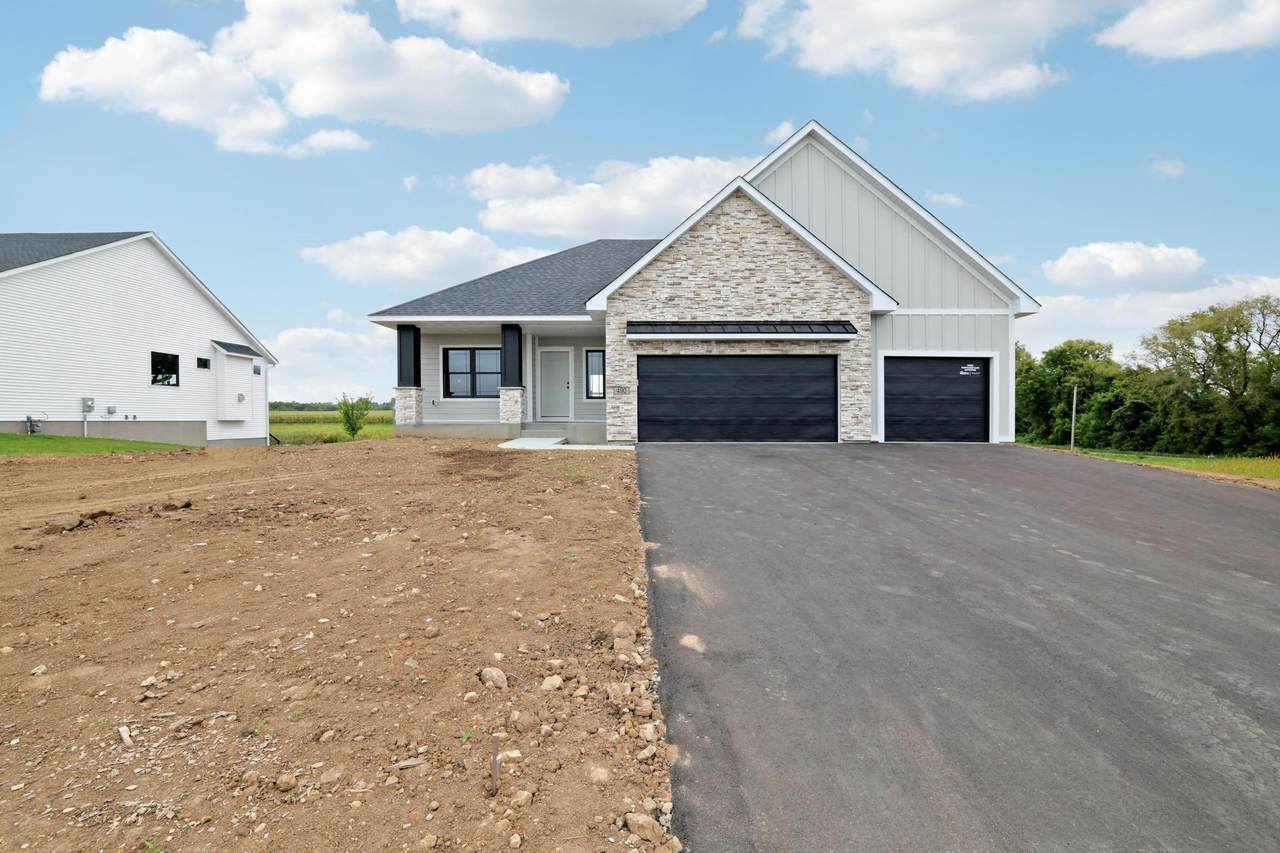 490 Sea Wing Boulevard - Photo 1