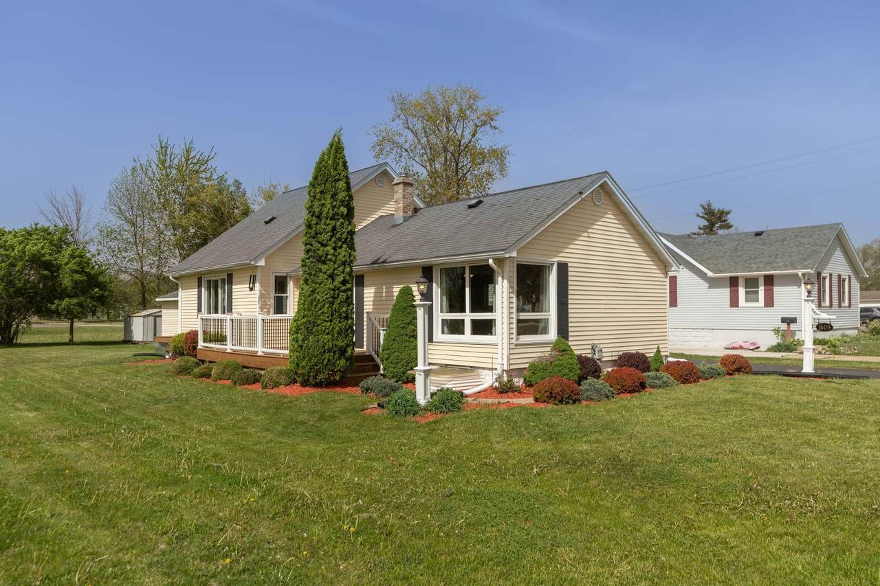 1609 1st Avenue - Photo 1