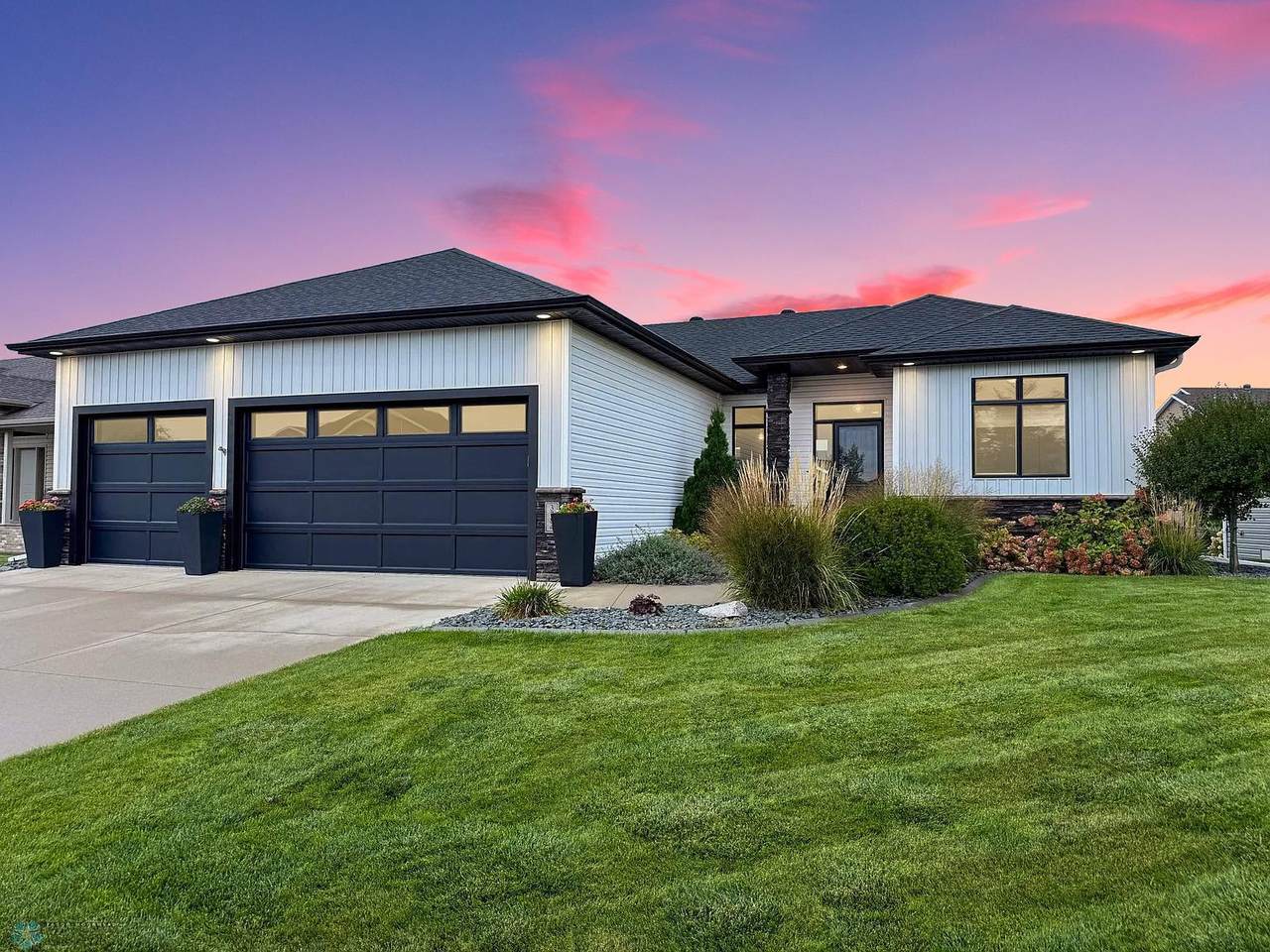 3784 Bell Boulevard - Photo 1