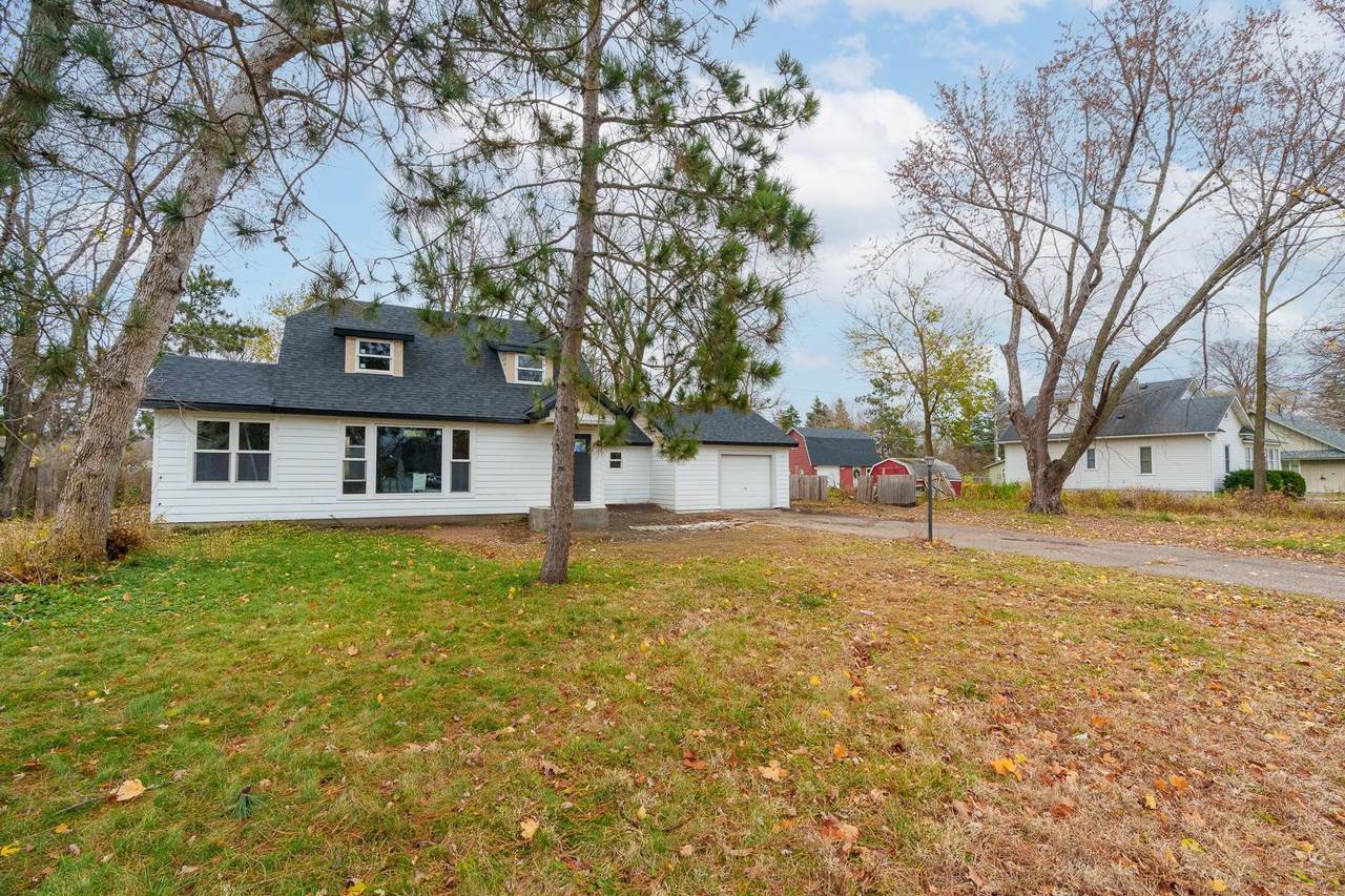 1326 Summit Avenue - Photo 1