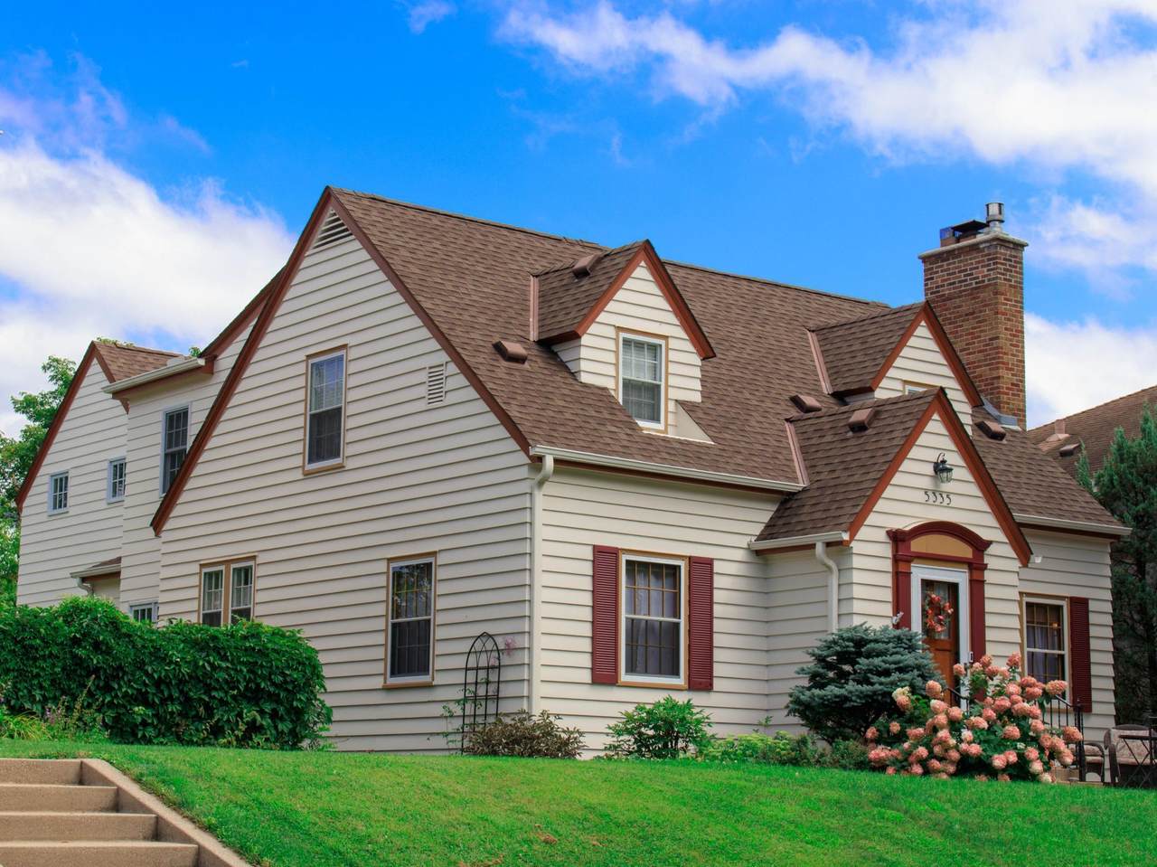 5335 Grand Avenue - Photo 1