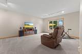 981 Barton Avenue - Photo 38