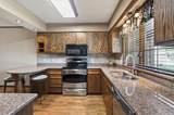 1112 Lyn Way - Photo 10