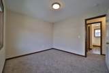 978 York Crt - Photo 22