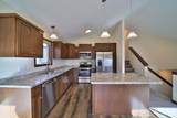 978 York Crt - Photo 6