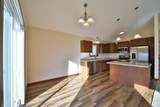 978 York Crt - Photo 8