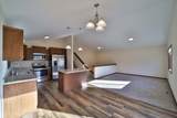 978 York Crt - Photo 9