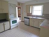 1109 Moore Street - Photo 6