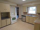 1109 Moore Street - Photo 7