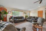 2730 Hamlin Avenue - Photo 4
