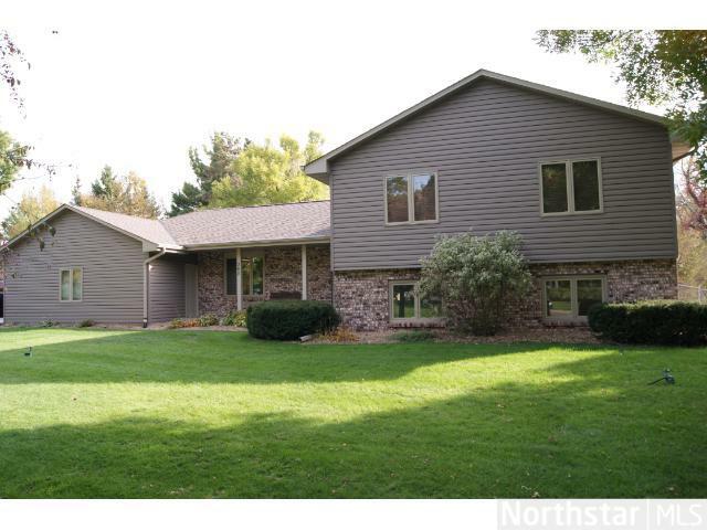 360 Flowerfield Road, Circle Pines, MN 55014 (#4316836) :: The Sarenpa Team