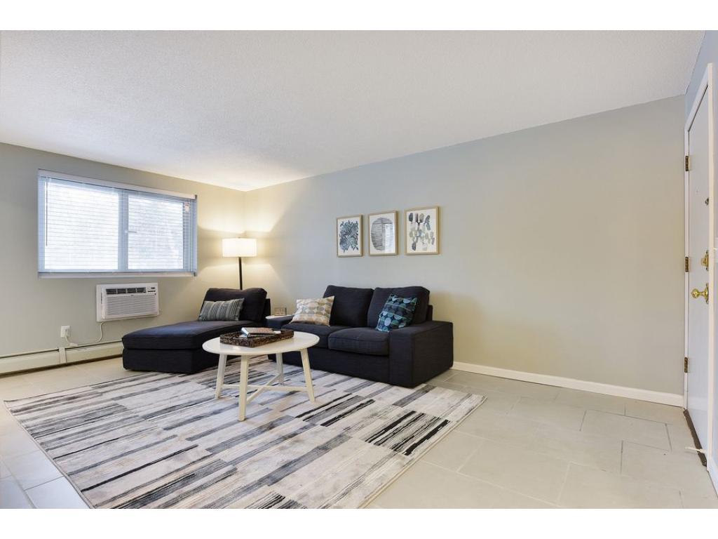 4407 Wilshire Boulevard - Photo 1