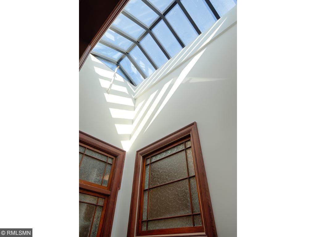 1605 Hennepin Avenue - Photo 1