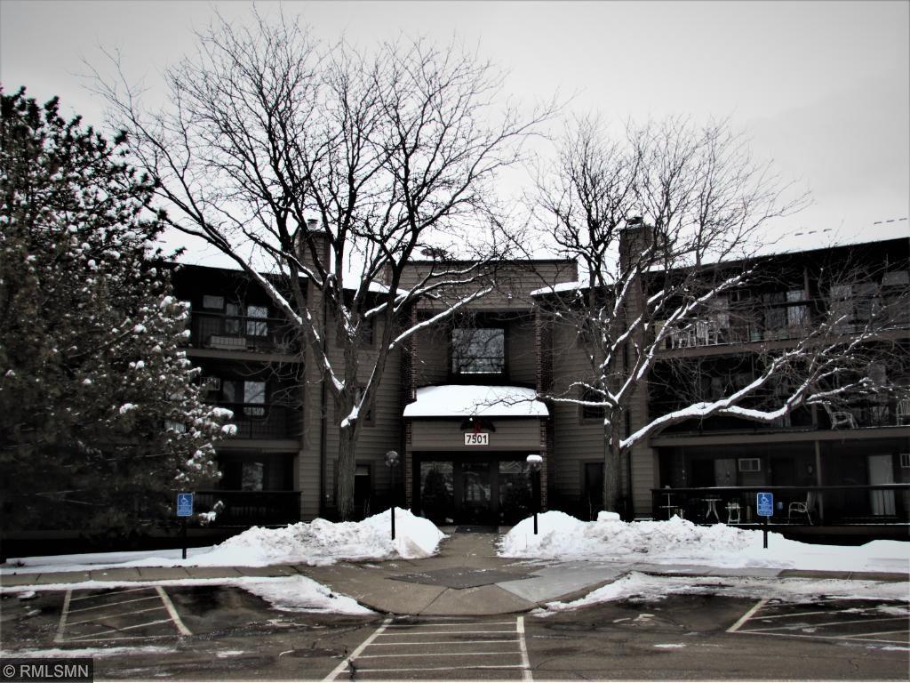 7501 101st Street - Photo 1