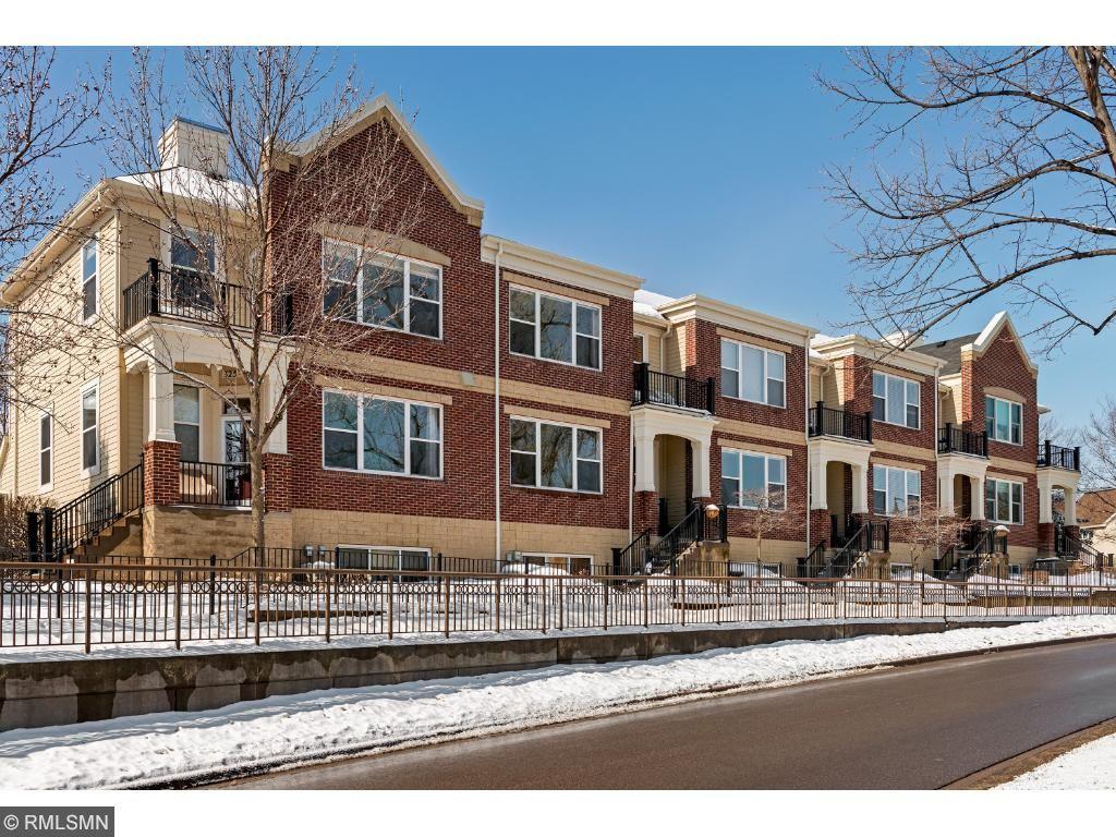 325 River Parkway - Photo 1