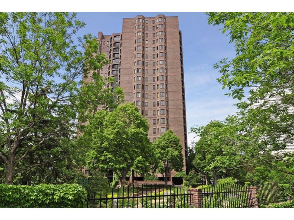 1201 Yale Place - Photo 1