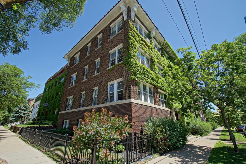 1112 25th Street - Photo 1